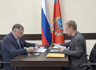 Заместитель Председателя Правительства России Марат Хуснуллин и Губернатор Алтайского края Виктор Томенко обсудили социально-экономическое развитие региона